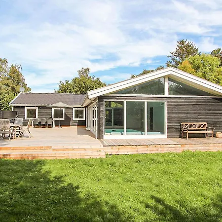 別荘 Gorgeous Home In Graested With Sauna